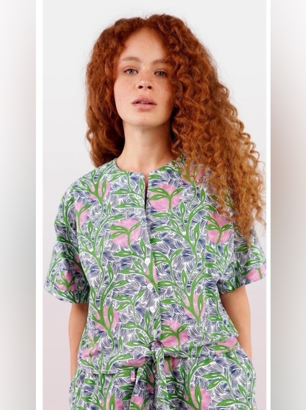 Floral Button-Front Short Sleeve Top large Thai front blue green pink new